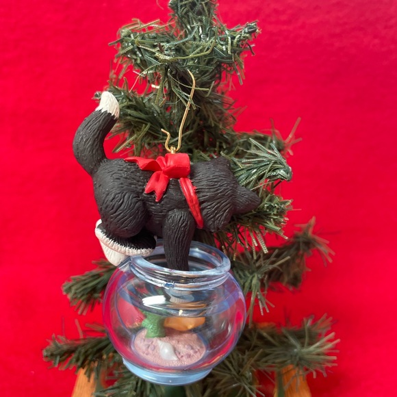 Mischievous Kittens Hallmark Ornament - Picture 3 of 5